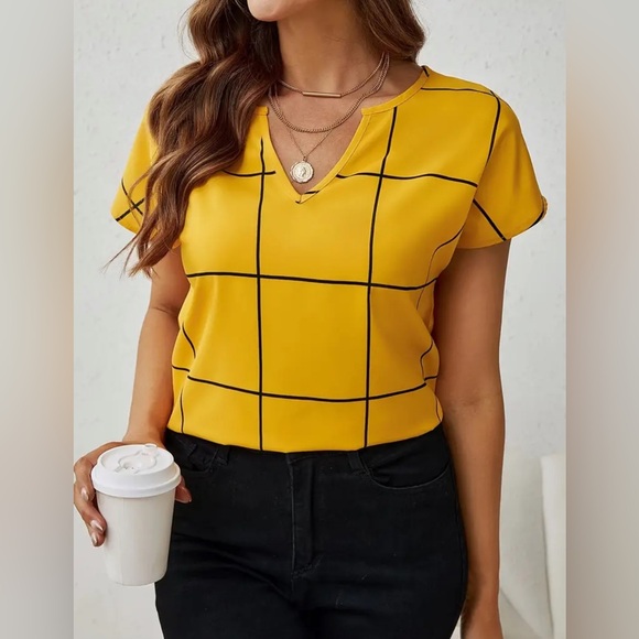 Plaid Butter Yellow Print Notched Neck Blouse, Casual Short Sleeve Blouse - Picture 2 of 5